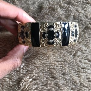 Gold & Black clasp bracelet